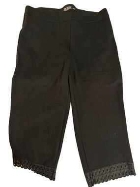 Slim Factor Black Capri Leggings with Crochet Lace Trim